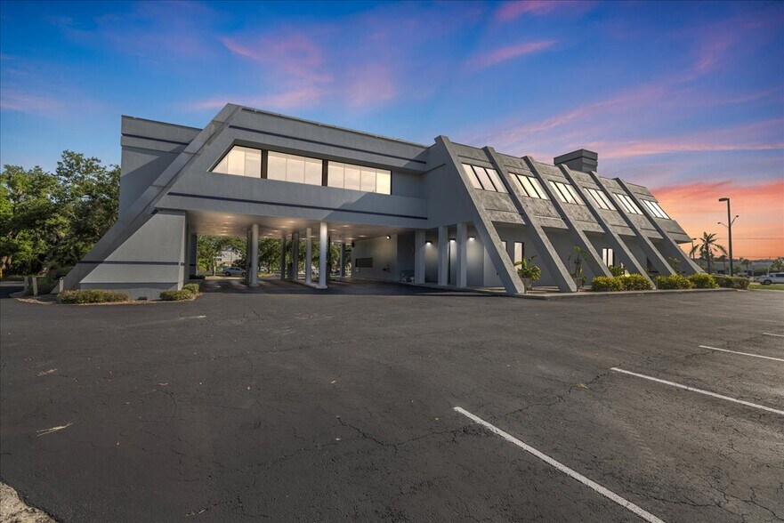 1000 N Tamiami Trl, Nokomis, FL à louer - Photo de l’immeuble – Image 2 sur 36
