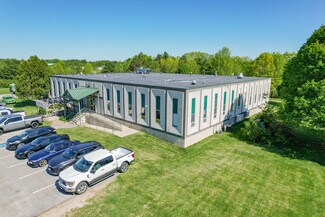 Plus de détails pour 3 Eisenhower Dr, Westbrook, ME - Industriel/Logistique à louer
