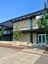 3950 Fairview Industrial Dr SE, Salem, OR à louer Photo intérieure– Image 1 sur 16