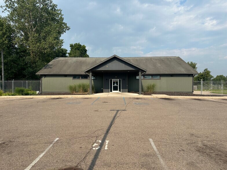 2233 N Burdick St, Kalamazoo, MI à vendre - Photo de l’immeuble – Image 1 sur 14