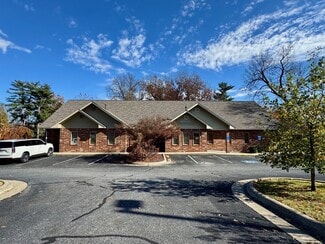 Plus de détails pour 513 N Shiloh St, Springdale, AR - Santé à vendre