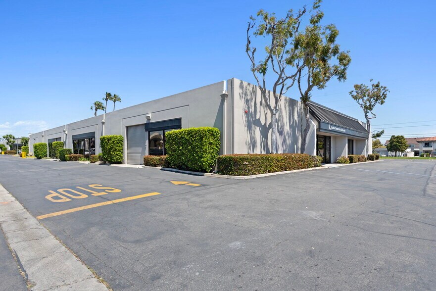 20655 S Western Ave, Torrance, CA à louer - Photo de l’immeuble – Image 2 sur 12