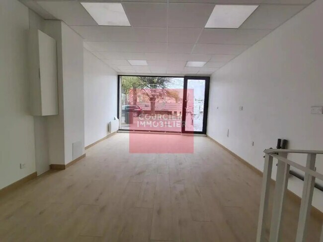 Plus de détails pour 5 Rue De La République, Saint-Rémy-lès-Chevreuse - Bureau à vendre