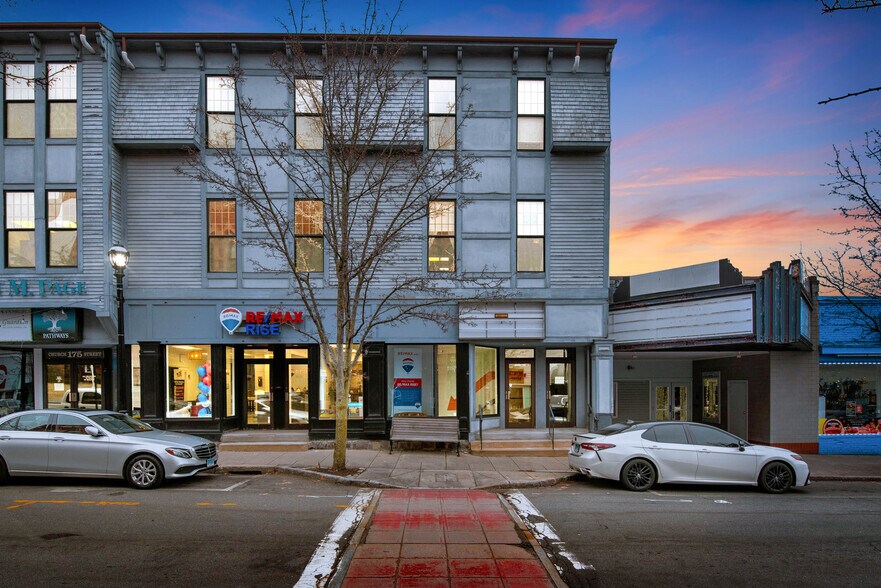 175 Church St, Naugatuck, CT à louer - Photo de l’immeuble – Image 3 sur 7