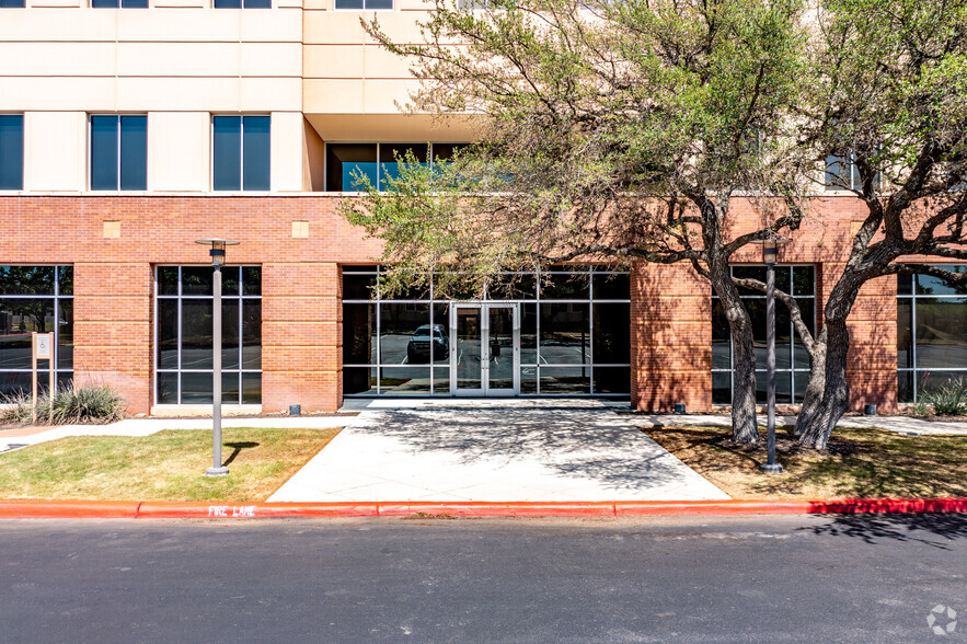 777 E Sonterra Blvd, San Antonio, TX à louer - Photo de l’immeuble – Image 3 sur 6