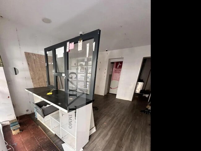 Plus de détails pour Local commercial à louer