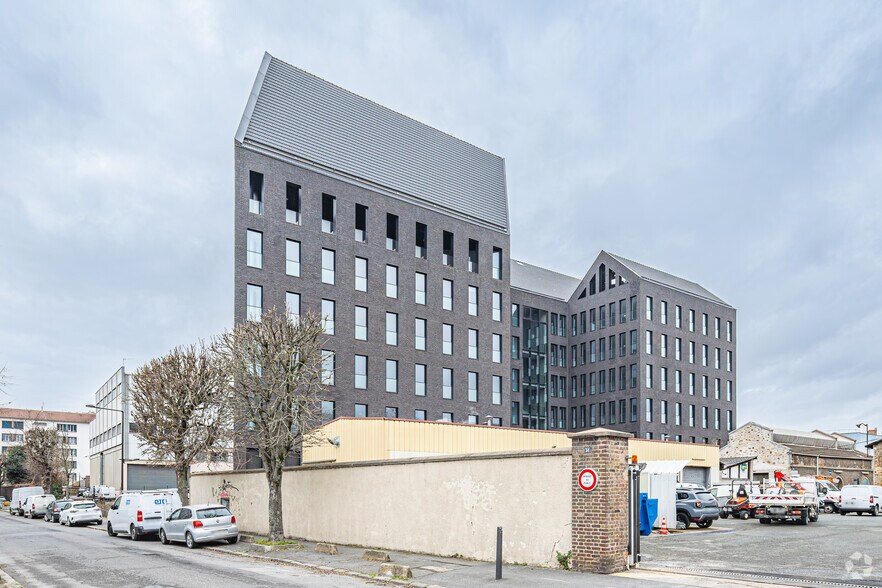 32 Rue Pierre Rigaud, Ivry-sur-Seine à louer - Photo de l’immeuble – Image 3 sur 4