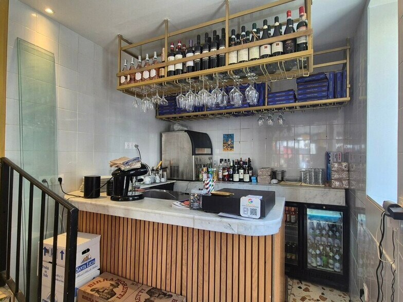 Local commercial dans Paris à louer - Photo de l’immeuble – Image 3 sur 9
