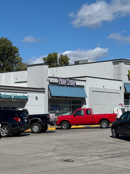 4706 NE Vivion Rd, Kansas City, MO à louer - Photo principale – Image 1 sur 1