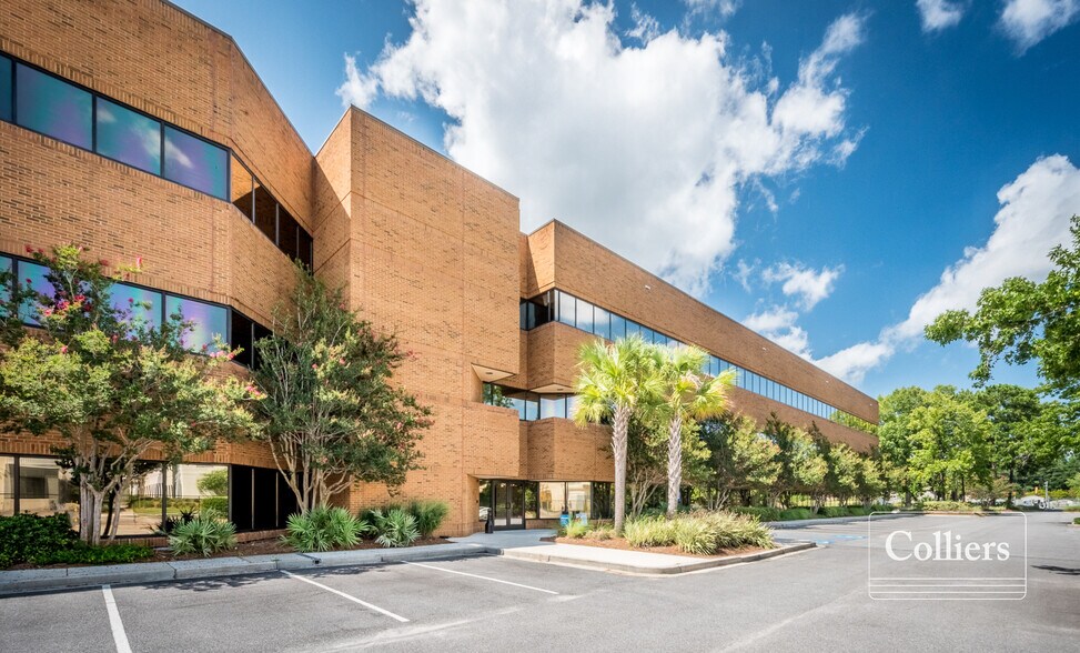 4975 Lacross Rd, North Charleston, SC à louer - Photo de l’immeuble – Image 2 sur 6