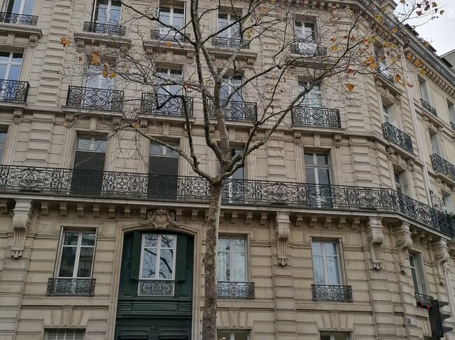 Plus de détails pour 21 Avenue Du Président Wilson, Paris - Médical à louer