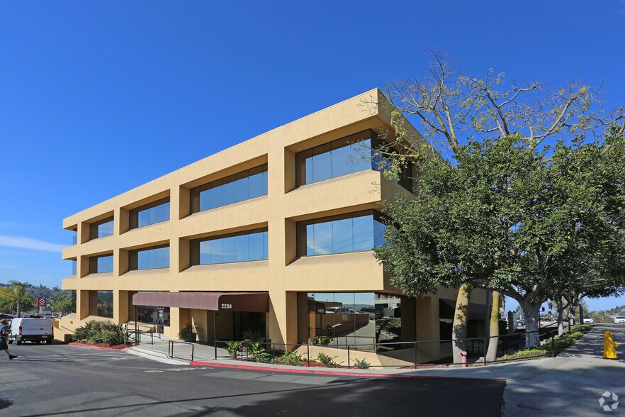 2204 El Camino Real, Oceanside, CA 92054, Oceanside, CA à louer - Photo de l’immeuble – Image 2 sur 5