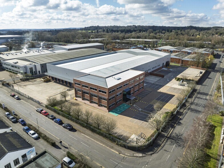 Stihl House, Stanhope Rd, Camberley à louer - Photo de l’immeuble – Image 2 sur 20