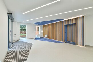 Plus de détails pour 45 London Rd, Reigate - Bureau à louer