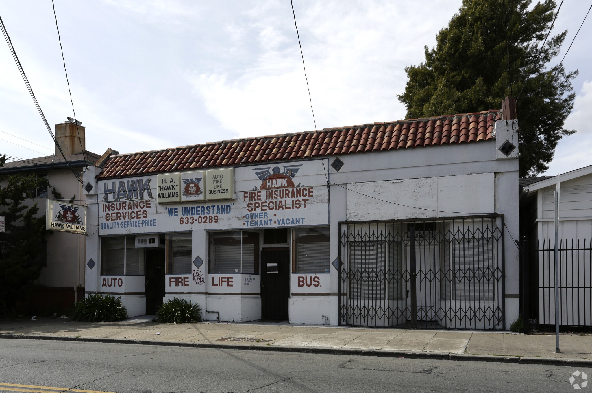 2631-2635 Seminary Ave, Oakland, CA à louer Photo de l’immeuble– Image 1 sur 9
