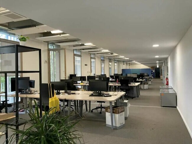 Plus de détails pour Bureau à louer