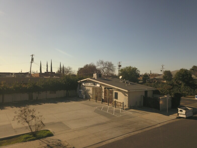 357 E Tulare St, Dinuba, CA à vendre - Photo de l’immeuble – Image 2 sur 13