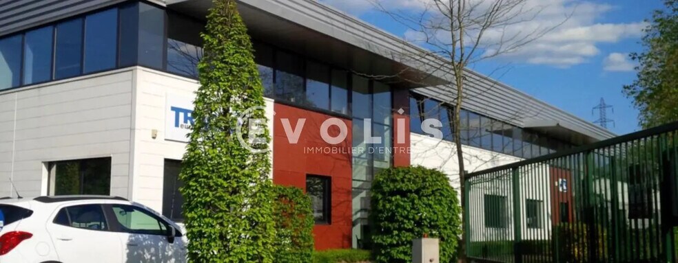 11-17 Rue Des Pyrénées, Lisses à louer - Photo de l’immeuble – Image 2 sur 5