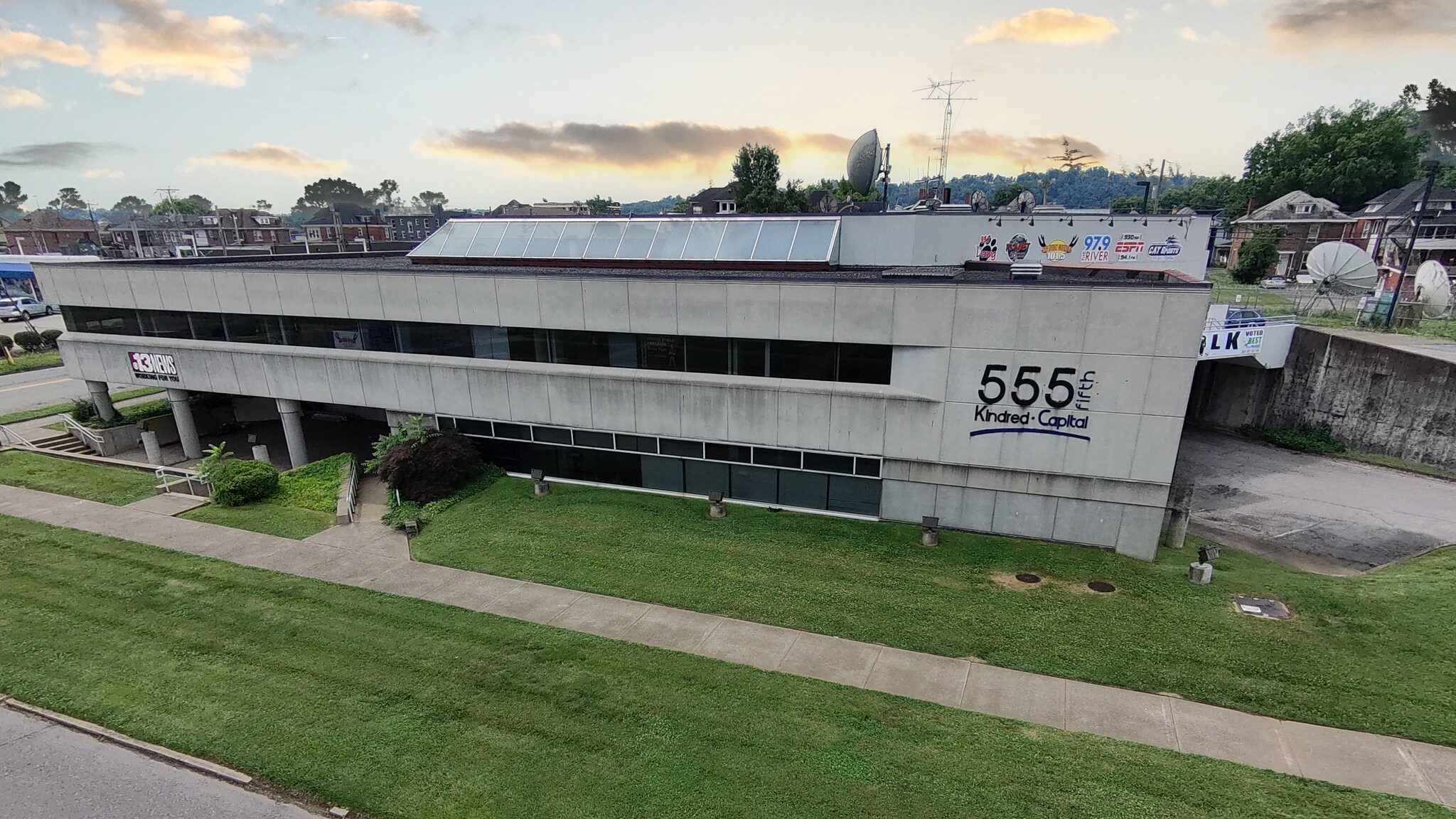 555 5th Ave, Huntington, WV à louer Photo de l’immeuble– Image 1 sur 13