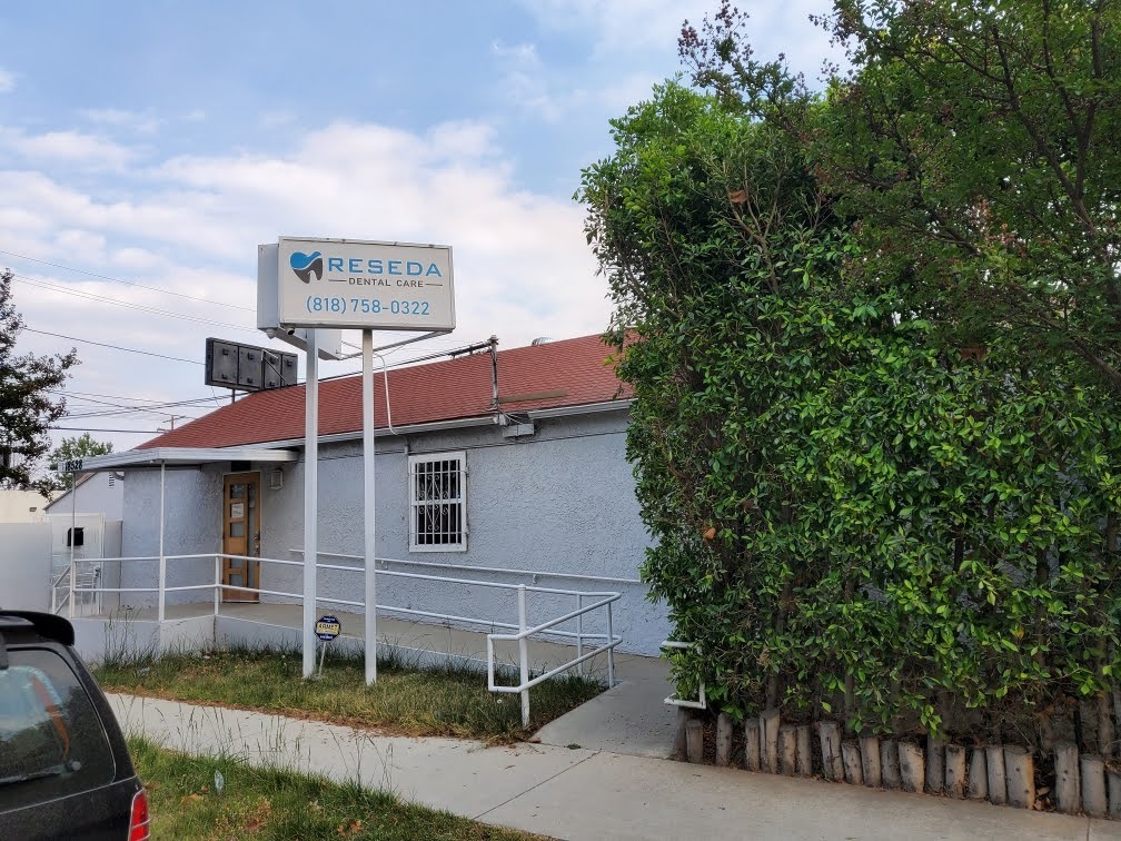 18528 Gault St, Reseda, CA à louer Photo de l’immeuble– Image 1 sur 9