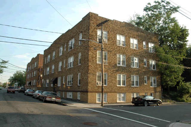 42-50 Auburn St, Paterson, NJ à vendre - Photo principale – Image 1 sur 2