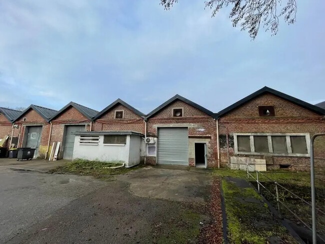 Plus de détails pour Bureau, Local d'activités à louer