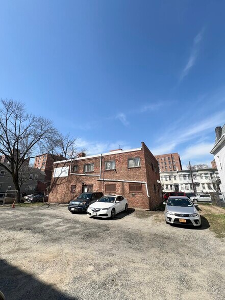 168-30 89th Ave, Jamaica, NY à louer - Photo de l’immeuble – Image 2 sur 11