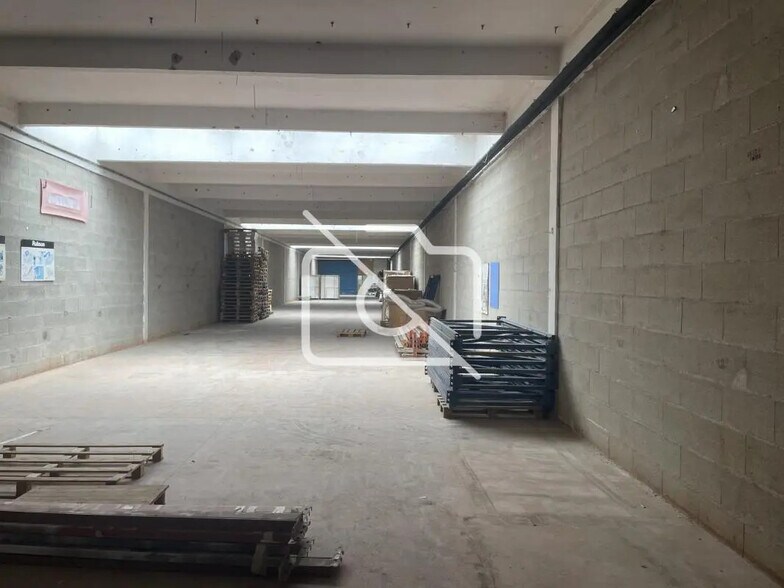 Industriel/Logistique dans Saint-Fargeau-Ponthierry à louer - Photo intérieure – Image 1 sur 1