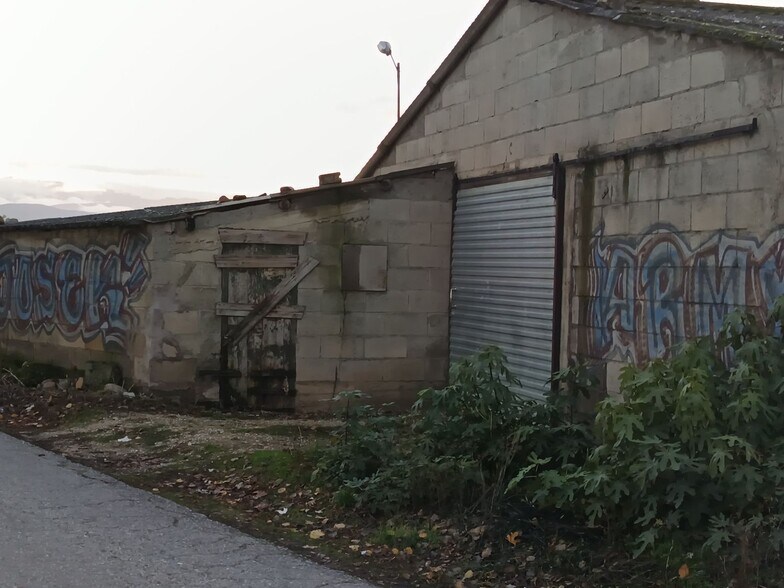 Calle de San Bartolo, 1062, Cacabelos, León à vendre - Photo de l’immeuble – Image 1 sur 7