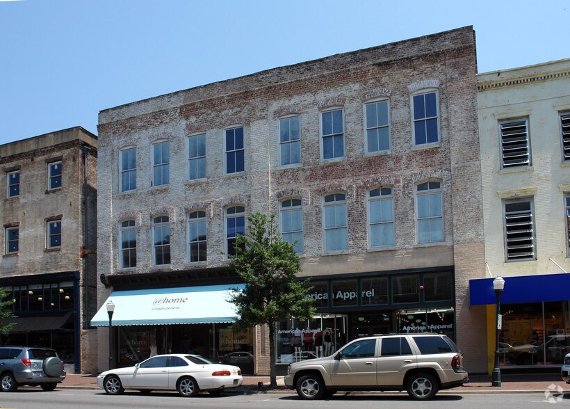 322 W Broughton St, Savannah, GA à louer - Photo de l’immeuble – Image 2 sur 28