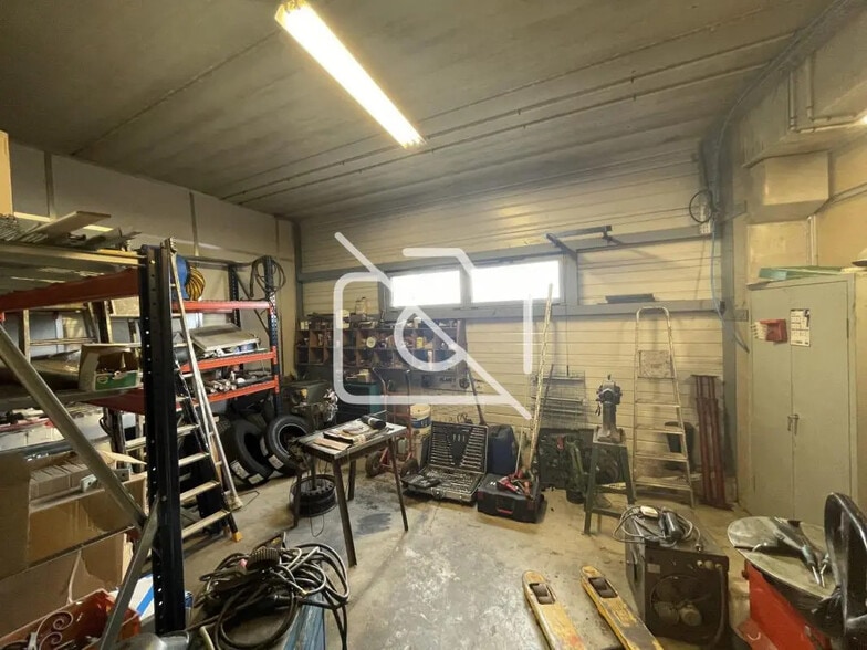 Industriel/Logistique dans Stains à vendre - Photo de l’immeuble – Image 3 sur 10