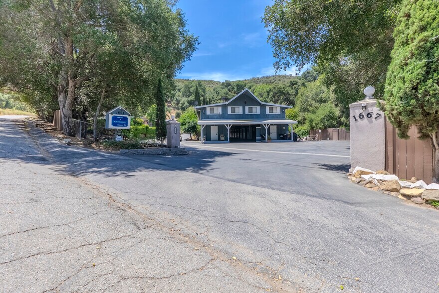 1667 Las Virgenes Canyon Rd, Calabasas, CA à vendre - Photo de l’immeuble – Image 3 sur 18