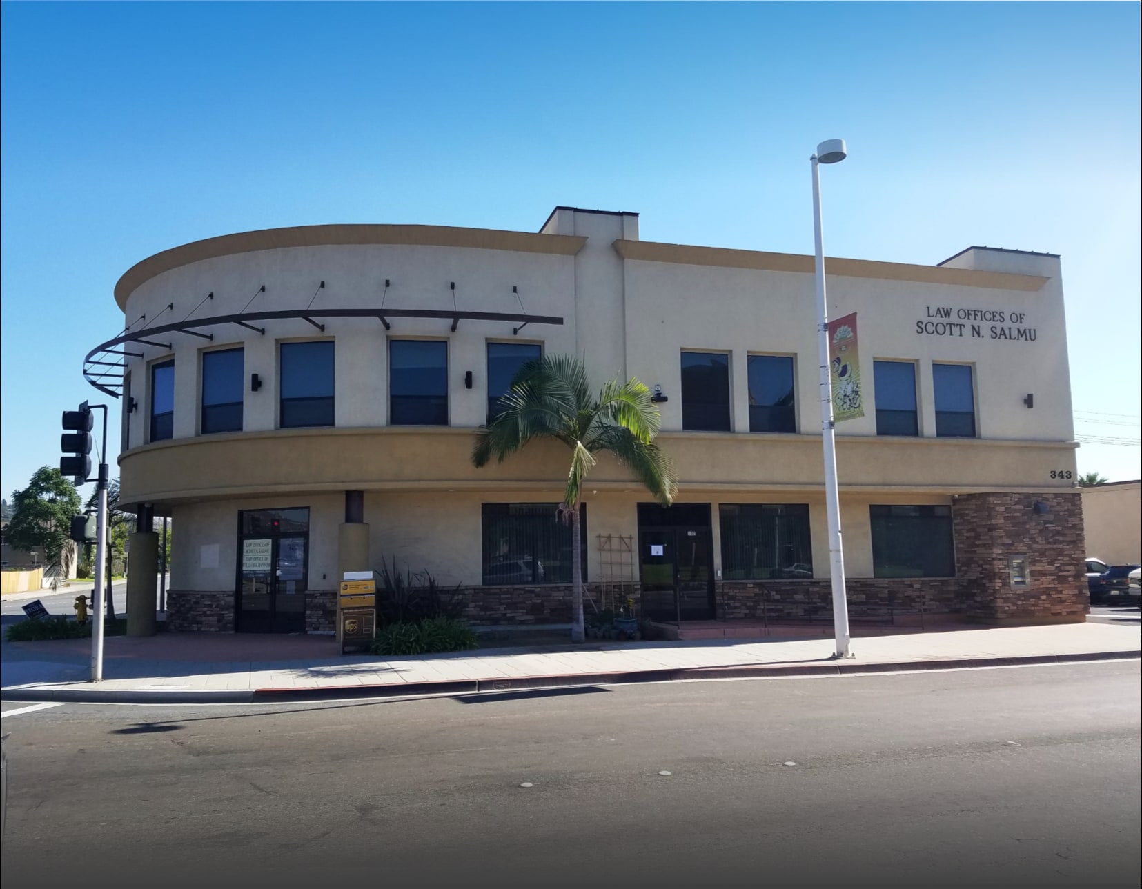 343 E Main St, El Cajon, CA à louer Photo de l’immeuble– Image 1 sur 14