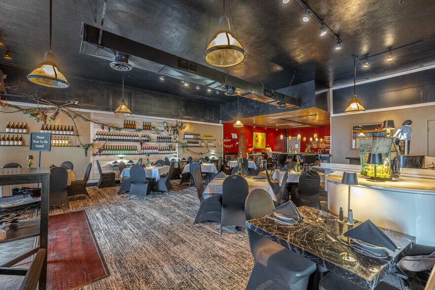 TURNKEY RESTAURANT & EVENT VENUE portefeuille de 2 biens à vendre sur LoopNet.fr - Photo de l’immeuble – Image 3 sur 48
