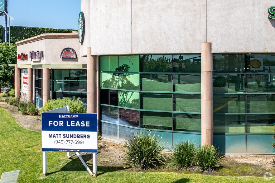 1450 El Camino Real, Tustin, CA à louer - Photo de l’immeuble – Image 3 sur 7