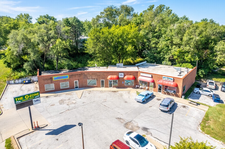 2920-2926 Merle Hay Rd, Des Moines, IA à louer - Aérien – Image 3 sur 4