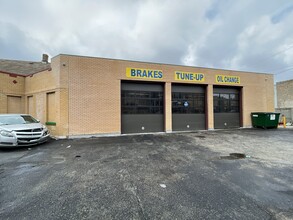 3800 W Division St, Chicago, IL à louer Photo intérieure– Image 2 sur 9