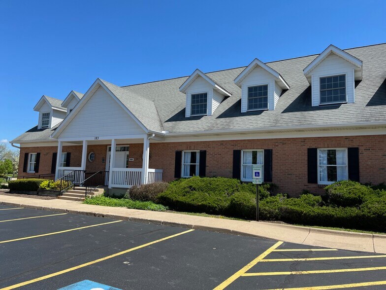 183 Heritage Dr, Crystal Lake, IL à vendre - Photo principale – Image 1 sur 27