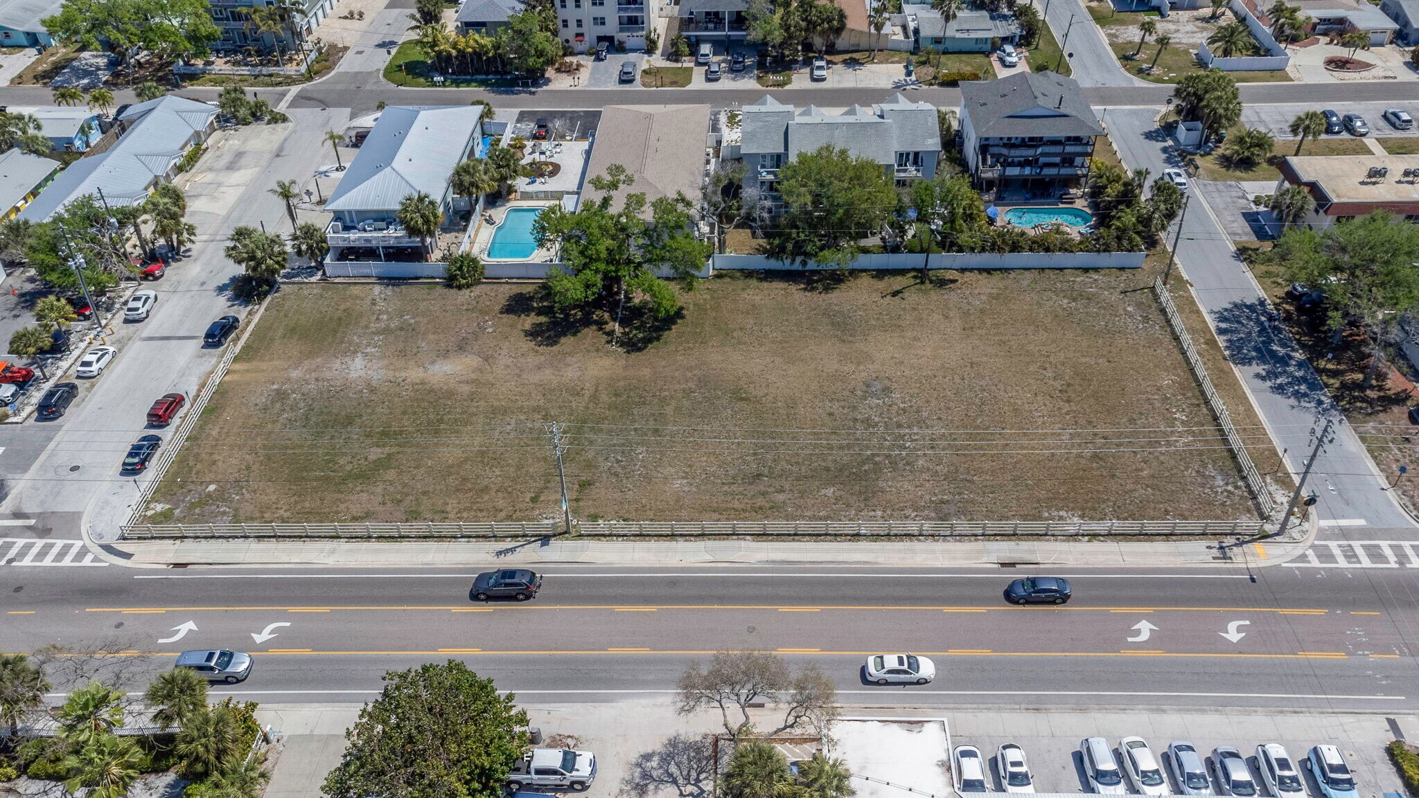 2113 Gulf Blvd, Indian Rocks Beach, FL à vendre Photo principale– Image 1 sur 35