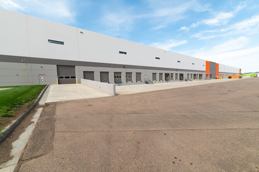 22600 E I-76 Frontage Rd, Brighton, CO à louer - Photo de l’immeuble – Image 3 sur 15