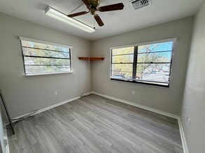 2027 Manatee Ave, Bradenton, FL à louer Photo intérieure– Image 1 sur 3