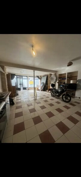 Local commercial dans Paris à louer - Photo intérieure – Image 1 sur 5