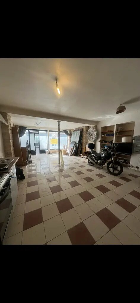 Plus de détails pour Local commercial à louer