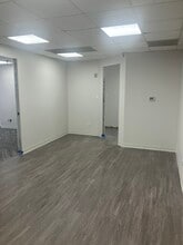 4001 Airport Fwy, Bedford, TX à louer Photo intérieure– Image 1 sur 5