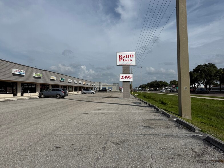 2395 Tamiami Trl, Port Charlotte, FL à louer - Photo intérieure – Image 3 sur 11