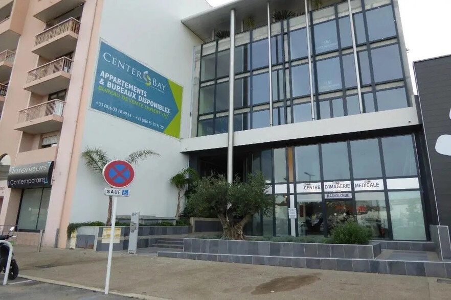 155 Avenue Francis Tonner, Cannes à louer - Photo de l’immeuble – Image 1 sur 5