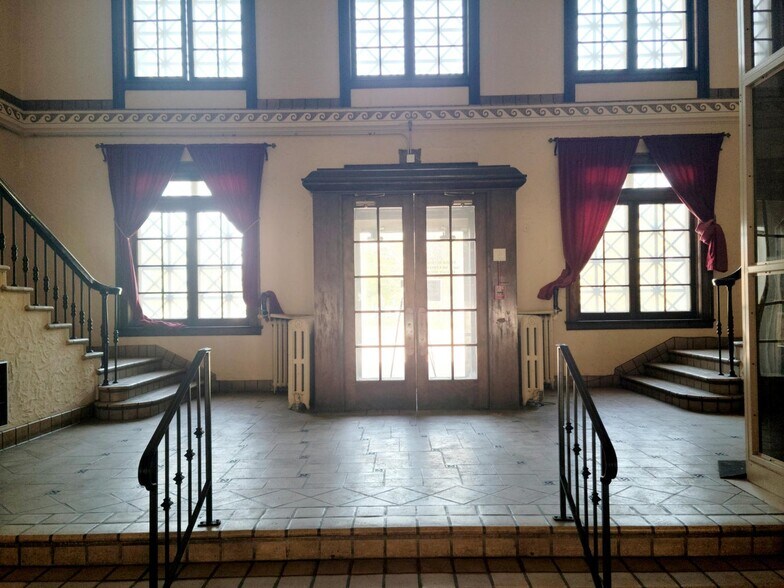 807 61st St, Kenosha, WI à vendre - Photo de l’immeuble – Image 2 sur 12