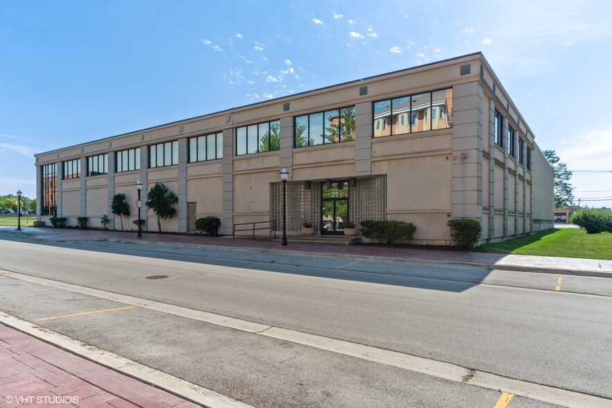 14-22 N Center St, Bensenville, IL à vendre - Photo de l’immeuble – Image 2 sur 22