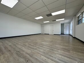 2901 NW 39th St, Miami, FL à louer Photo de l’immeuble– Image 2 sur 7