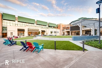 1201 Lake Woodlands Dr, The Woodlands, TX à louer Photo de l’immeuble– Image 2 sur 6